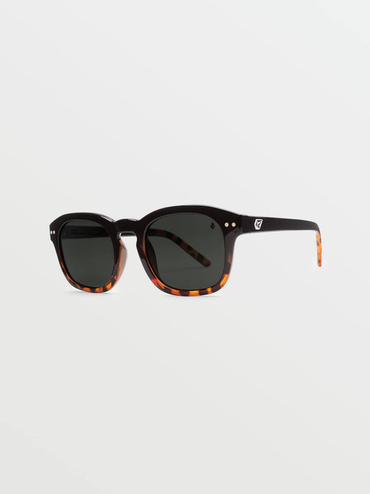 Earth Tripper Gloss Darkside Sonnenbrille (graue polarisierte Gläser) – DEAD ROSE