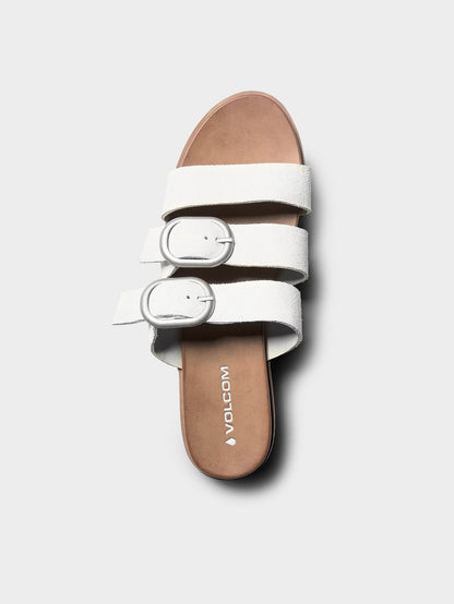 Sandalen mit Schnalle - Knochen