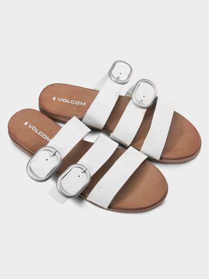 Sandalen mit Schnalle - Knochen